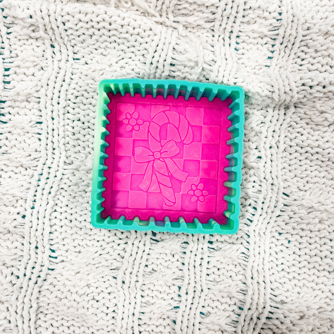 Candy cane - scalloped edges