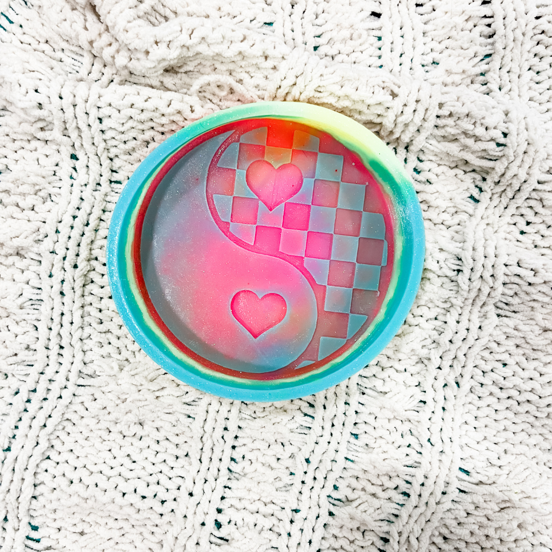 Checkered heart yin yang - large